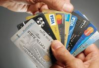 Tarjetas de crédito: el Gobierno modificó por decreto parte del régimen