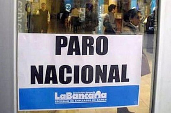 El Gobierno anunció que se les descontará el día a los estatales que se ...